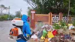 Ngành Y tế Gia Lai nỗ lực xử lý môi trường hậu lũ rút