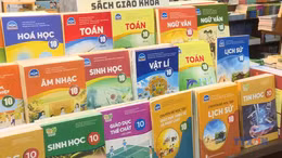 Sôi động thị trường phục vụ năm học mới