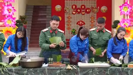 Bộ đội vui Tết, đón xuân