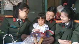 Tết ấm yêu thương trên dòng sông Cầu