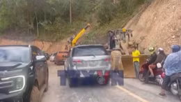 Lại đóng đường đèo Prenn do sạt lở