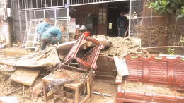 Khó khăn chồng chất nơi tâm lũ Nghệ An 