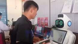 Robot trợ lý ảo hỗ trợ hành chính công