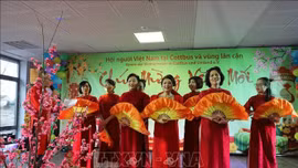 Tết nguyên đán - Ấm lòng mỗi người con Việt nơi xa xứ