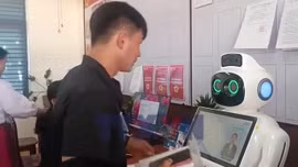 Robot trợ lý ảo hỗ trợ hành chính công