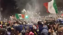 Mexico vỡ òa sau chiến thắng trước Ecuador
