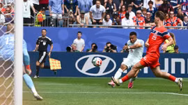 Lăn cùng trái bóng Trionda ngày 27/6: Tây Ban Nha và Pháp thị uy sức mạnh, Cape Verde viết cổ tích World Cup
