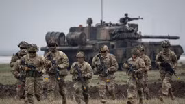NATO tăng chi tiêu quốc phòng năm 2024 lên mức kỉ lục
