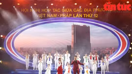 Sôi động Không gian 'Sắc màu Việt Nam' và Lễ hội 'Dạo chơi nước Pháp'