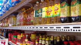 Tăng lương và giải pháp bình ổn giá