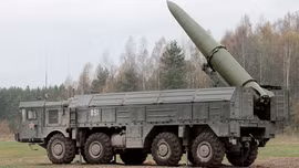 "Iskander-M" bảo vệ bầu trời Nga