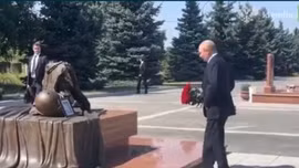 Tổng thống Putin tưởng niệm nạn nhận vụ khủng bố trường học Beslan 