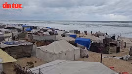 Mùa đông khắc nghiệt đe dọa sức khỏe người dân Dải Gaza