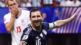 Lăn cùng trái bóng Trionda 16/7: Thắng thuyết phục đội tuyển Anh, Argentina vào chung kết World Cup