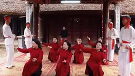 Rộn ràng làng Xoan cổ vào mùa Giỗ Tổ
