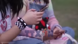 Khi mạng xã hội trở thành 'người thầy nguy hiểm' của trẻ em