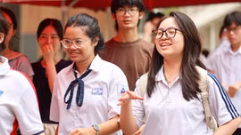 Sĩ tử cả nước hoàn thành kỳ thi quan trọng sau 12 năm học