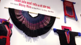 Bảo tồn nghề thêu truyền thống và vẽ sáp ong của người Mông Hoa tỉnh Điện Biên