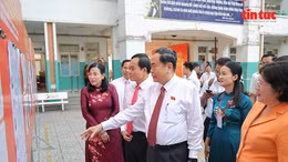 Chủ tịch Quốc hội Trần Thanh Mẫn dự Ngày bầu cử tại xã Hóc Môn.