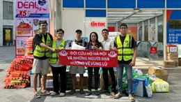Người dân Hà Nội chung tay cùng cả nước hướng về đồng bào vùng lũ lụt