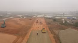 Công trường giao thông trở lại làm việc ngay sau Tết