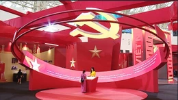 Triển lãm số đầu tiên về Lịch sử Đảng hấp dẫn khách tham quan