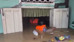 Mưa lũ làm 52 người chết và mất tích 