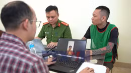 Phá mã 'công xưởng' tội phạm xuyên biên giới 