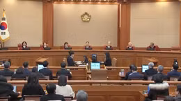 Đảng cầm quyền Hàn Quốc bác khả năng Tổng thống tự nguyện từ chức