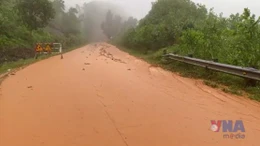 Sạt lở nghiêm trọng trên nhiều tuyến đường giao thông miền núi ở Huế