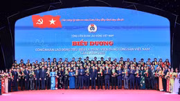 Biểu dương công nhân lao động tiêu biểu là đảng viên