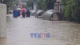 Khánh Hòa ứng cứu, tiếp tế cho người dân vùng ngập lụt