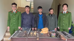 Công an Quảng Bình vận động người dân giao nộp vũ khí, vật liệu nổ