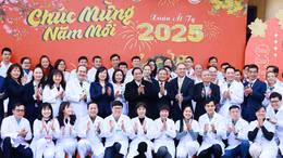 Thủ tướng thăm, động viên các lực lượng trực Tết