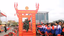 Thanh niên khu vực Quân khu I nô nức lên đường nhập ngũ