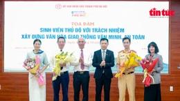 Sinh viên Thủ đô với trách nhiệm xây dựng văn hoá giao thông văn minh, an toàn