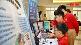 ‘Bình dân học vụ số’: Gieo tri thức, dựng tương lai số