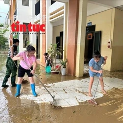 Bác sĩ ơi: Hướng dẫn người dân vùng lũ làm sạch nước, phòng dịch bệnh 