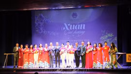 Xuân quê hương đậm chất Việt tại Italy