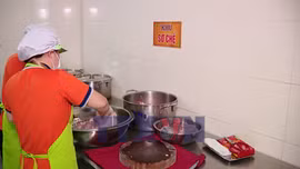 Giám sát an toàn thực phẩm trong trường học