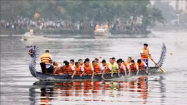 Sôi nổi giải bơi chải tại lễ hội Đền Hùng 2026