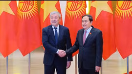 Chủ tịch Quốc hội Trần Thanh Mẫn hội kiến Thủ tướng Kyrgyzstan