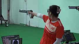 Xạ thủ Trịnh Thu Vinh lên ngôi số 1 châu Á ở nội dung 25m súng ngắn
