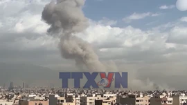 Tiêu điểm quốc tế: Khe cửa hẹp cho hòa bình