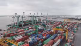 Lần đầu xuất nhập khẩu Việt Nam vượt mốc 900 tỷ USD