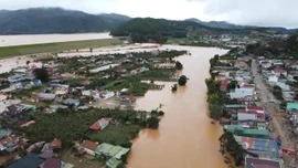 'Thị trấn cổ' D’ran tan hoang sau lũ
