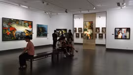 Phố Hà Nội đậm sắc màu trong tranh họa sĩ Đậu Quang Anh