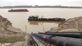 Chuẩn bị lấy nước từ hồ chứa sản xuất vụ Đông Xuân