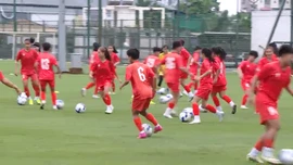 Đội tuyển U16 nữ Việt Nam tập luyện chuẩn bị cho giải vô địch Đông Nam Á 2025