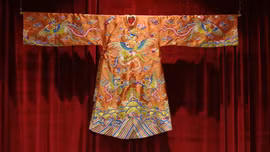 Tái hiện 'Thấp thoáng vàng son' cổ phục triều Nguyễn